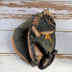 Easton MKY 2 Youth Catchers Mitt Black Leather LHT Game Ready – Used